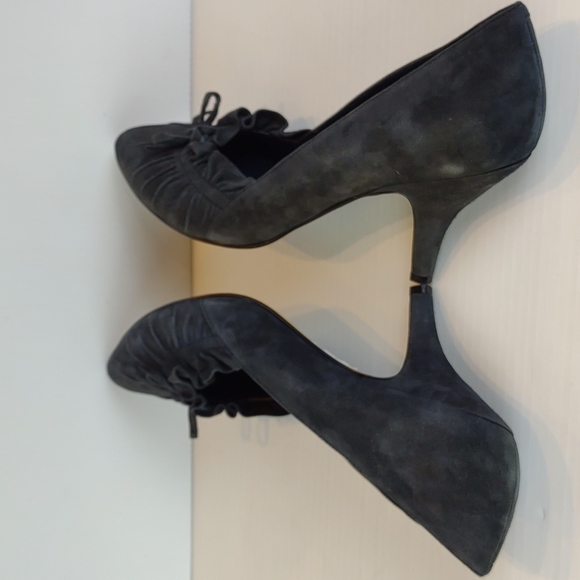 Enzo Angiolini Gray Suede "Sweetpea" Ruffled Ruched Vamp Bow Pointy Toe Heel NWT - Picture 10 of 13